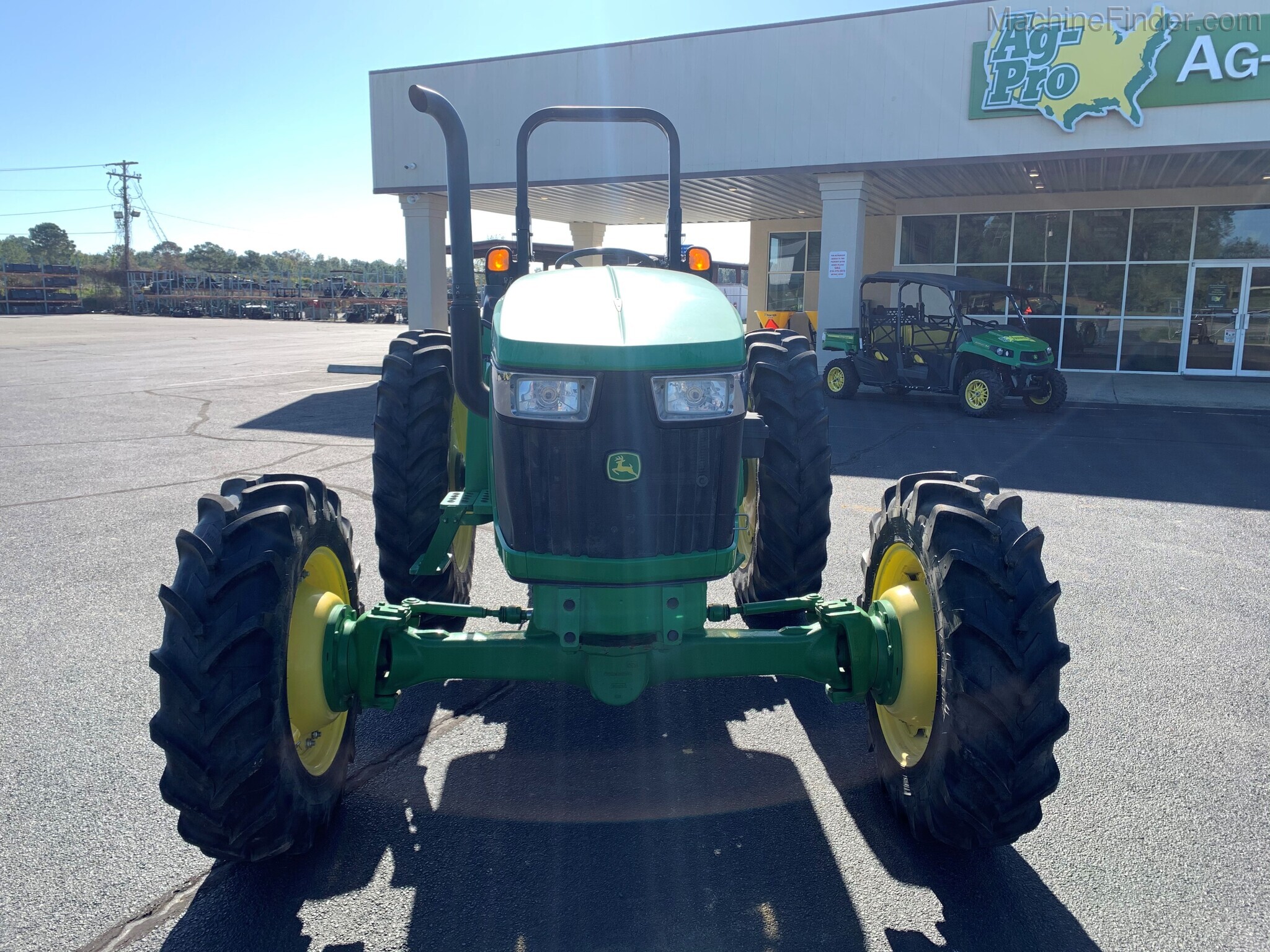 2015 John Deere 5065E Image 8
