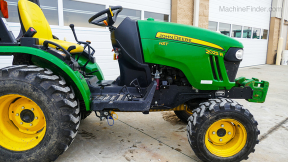 2014 John Deere 2025R - Compact Utility Tractors - Fishers, IN