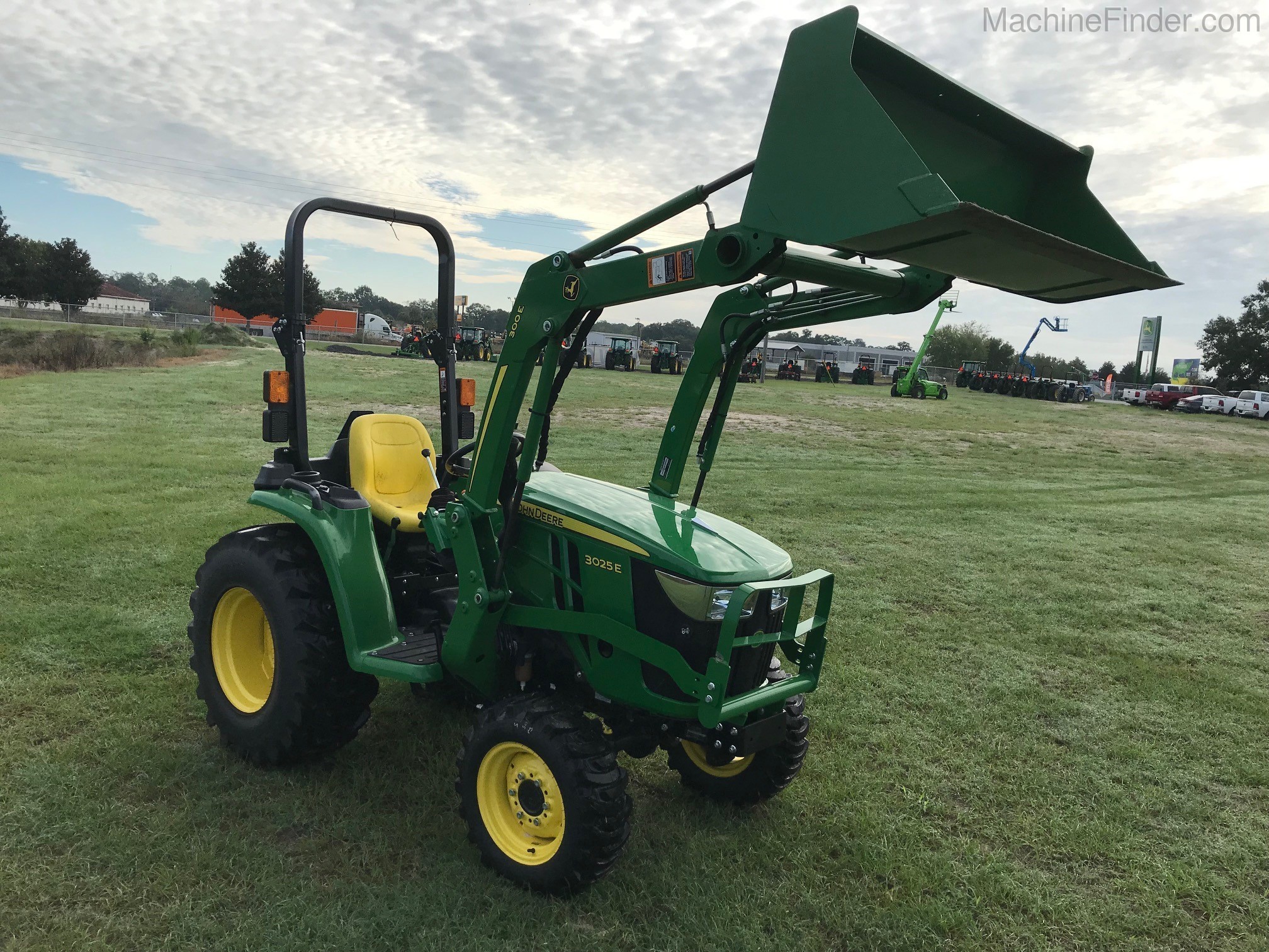 2020 John Deere 3025E Package Image 2