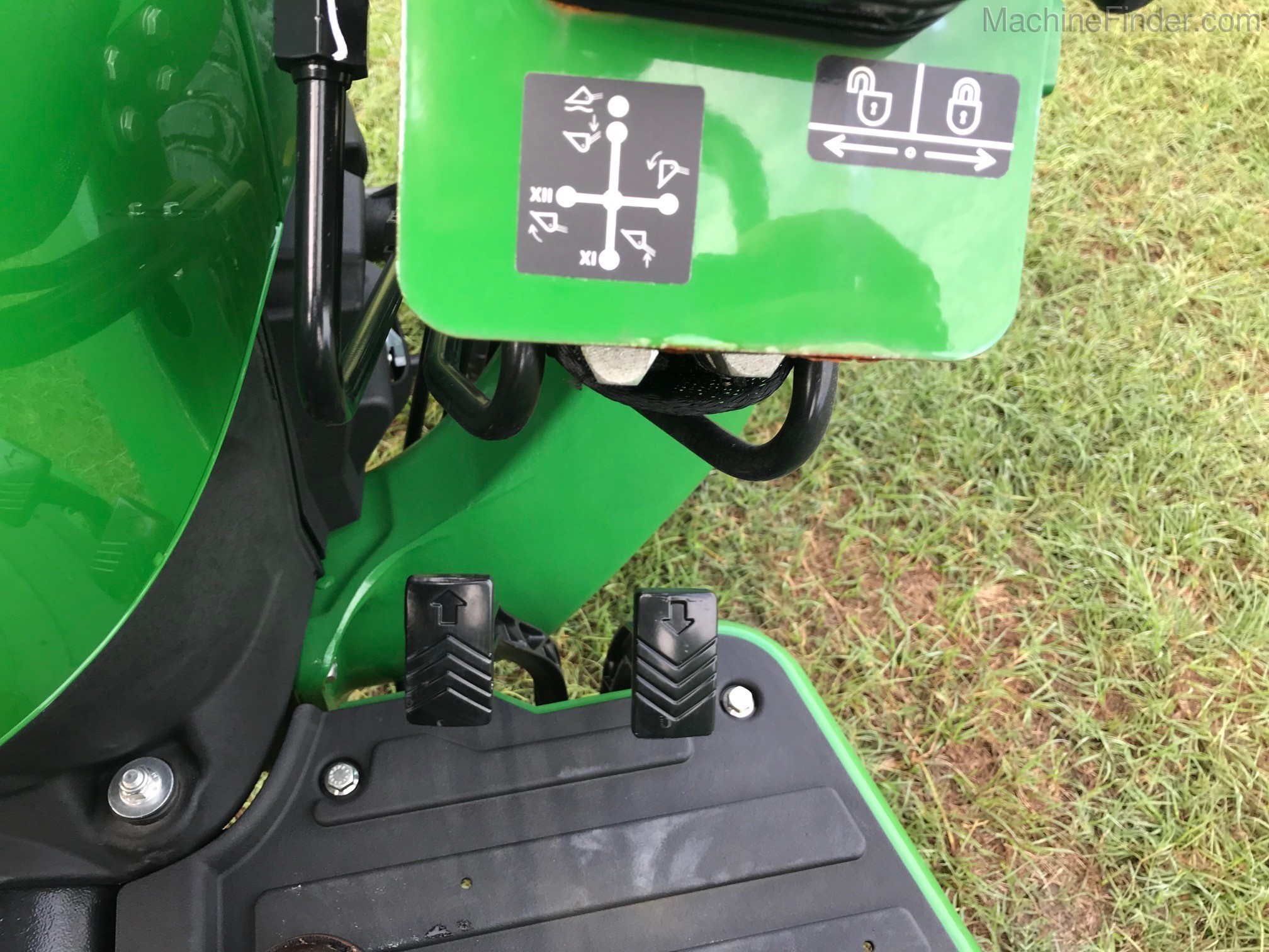 2020 John Deere 3025E Package Image 9
