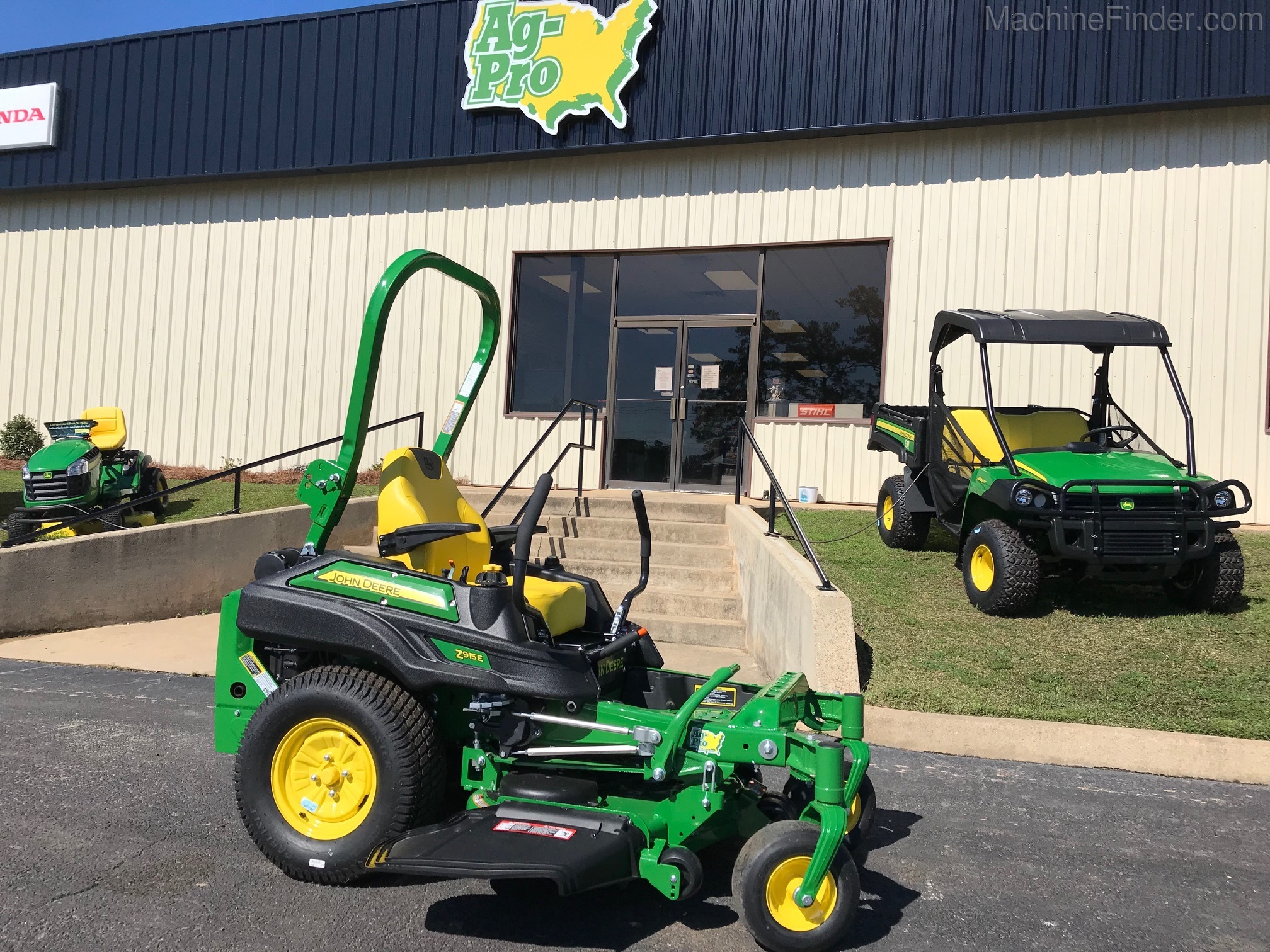 2020 John Deere Z915E Image 1