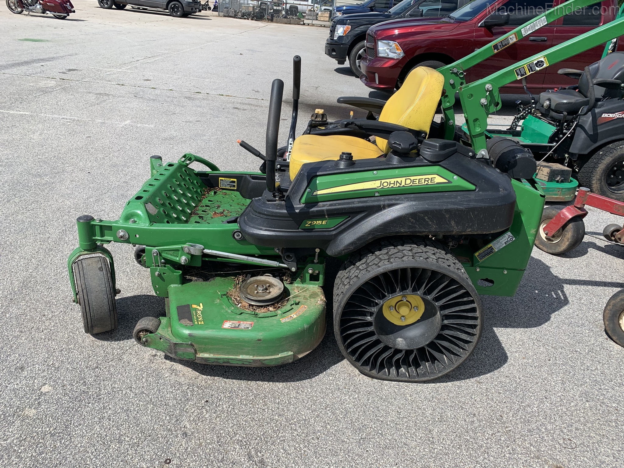 2018 John Deere Z915 Image 2