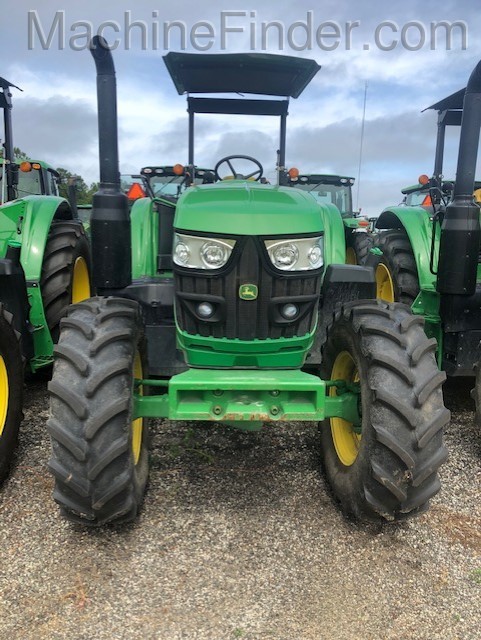 2017 John Deere 6110M Image 2