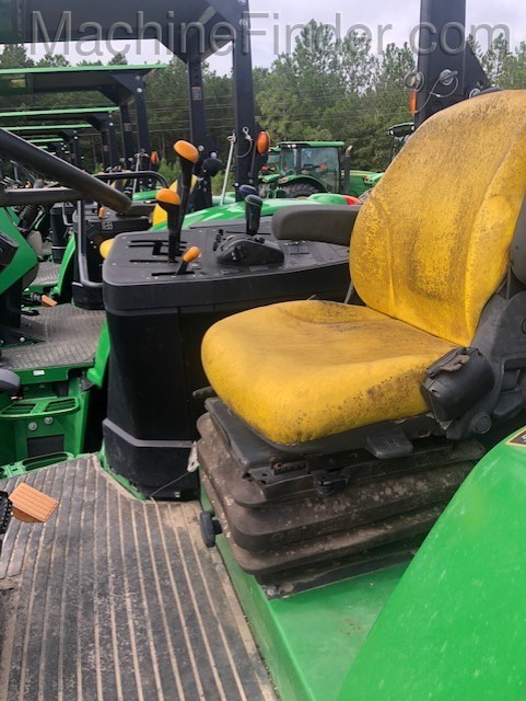 2017 John Deere 6110M Image 5