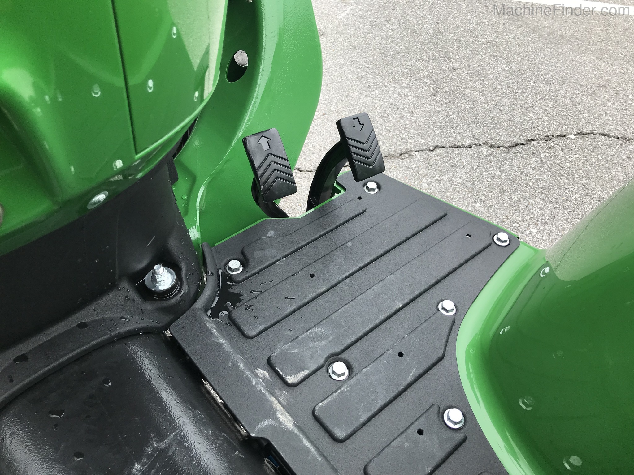 2020 John Deere 3025E Image 6