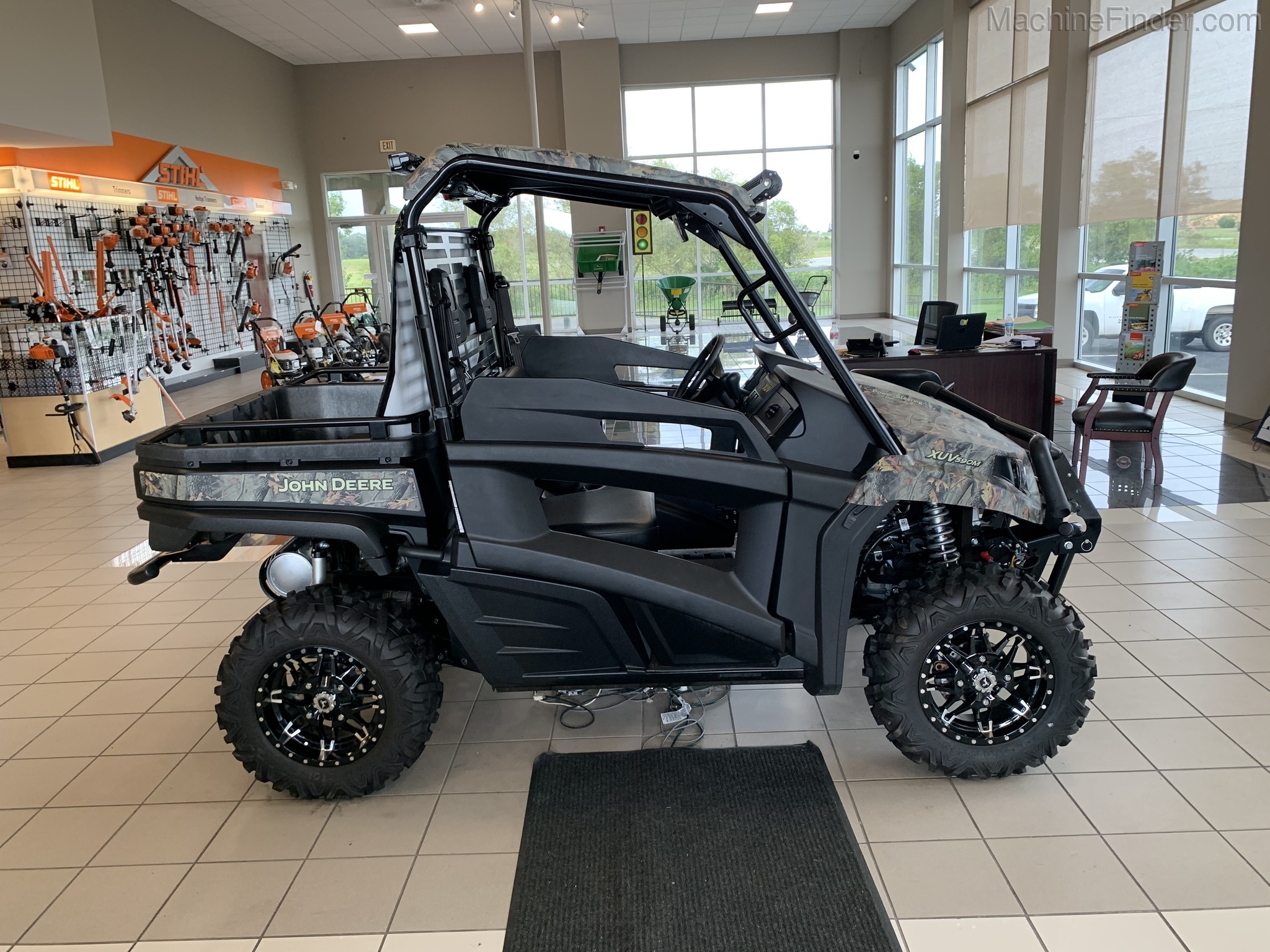 2020 John Deere XUV590M Image 3