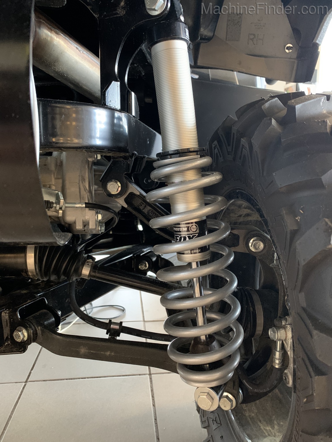 2020 John Deere XUV590M Image 6