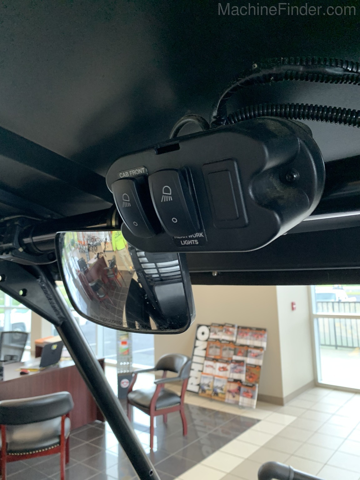 2020 John Deere XUV590M Image 11