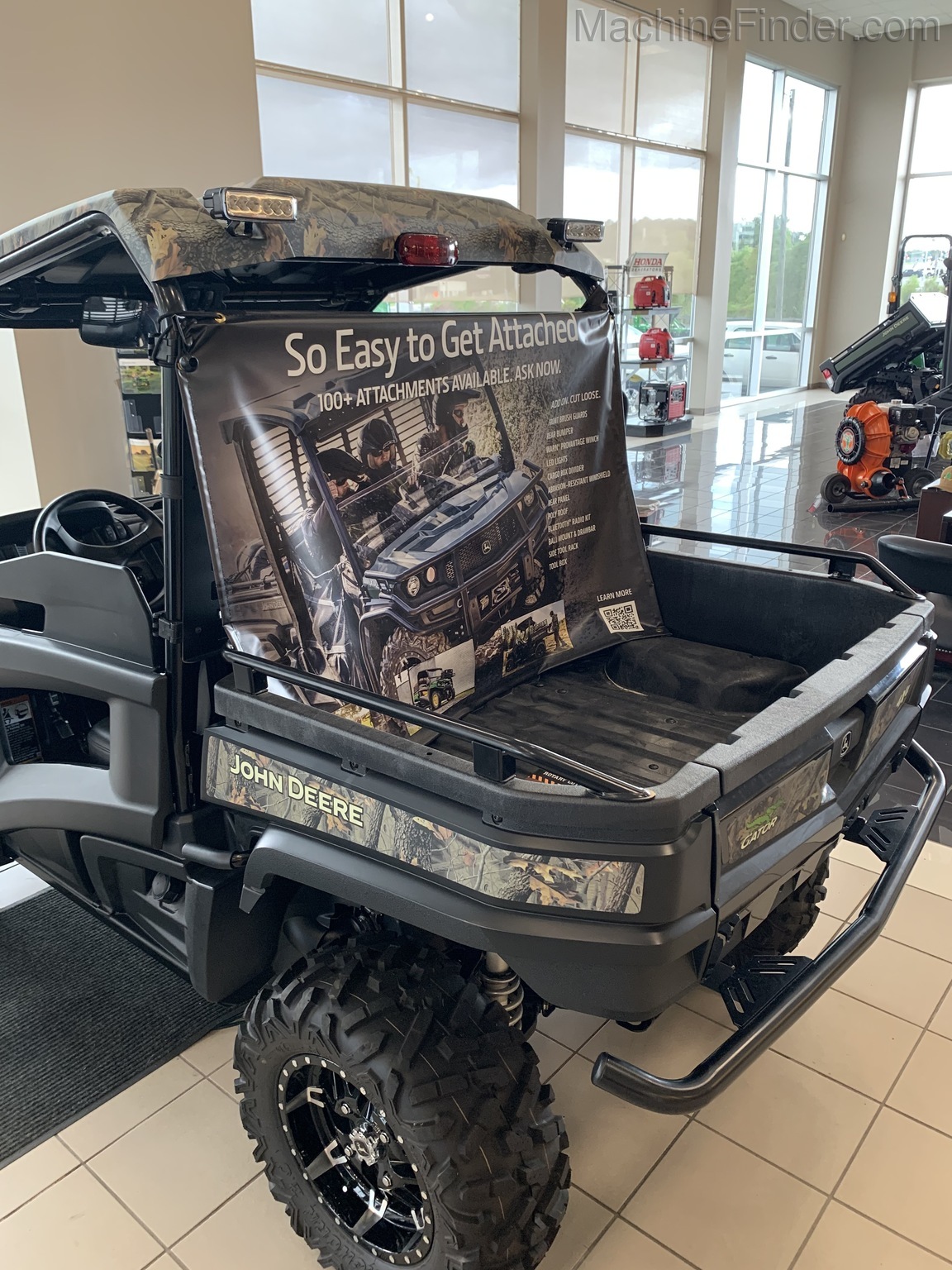 2020 John Deere XUV590M Image 7