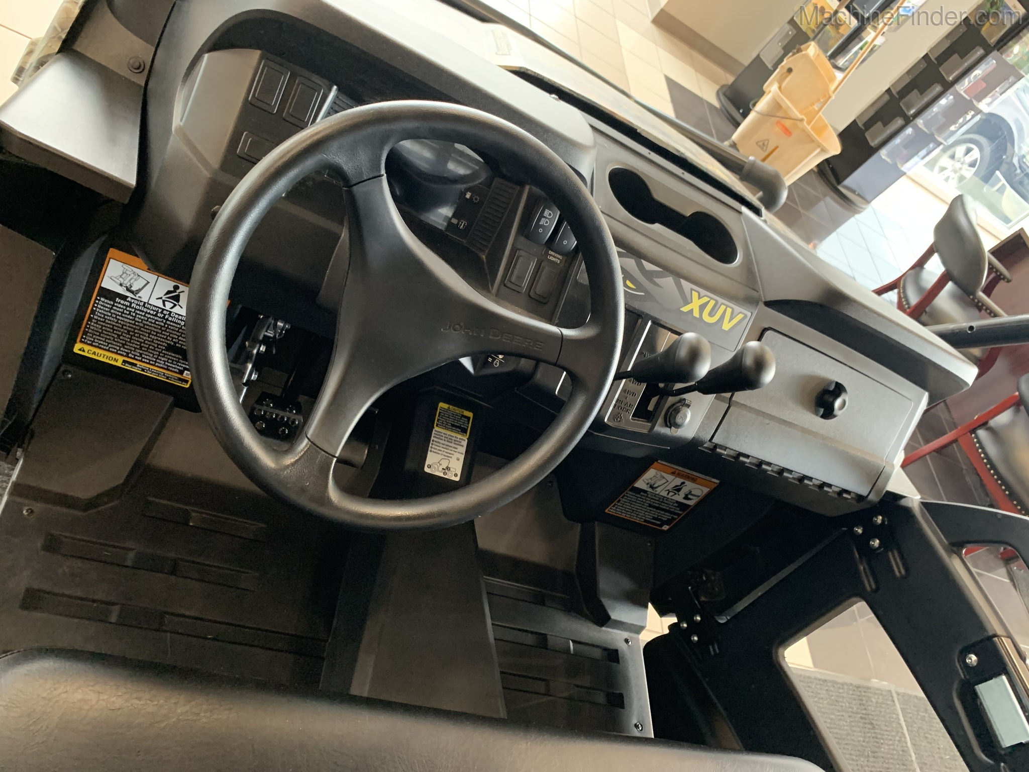 2020 John Deere XUV590M Image 10