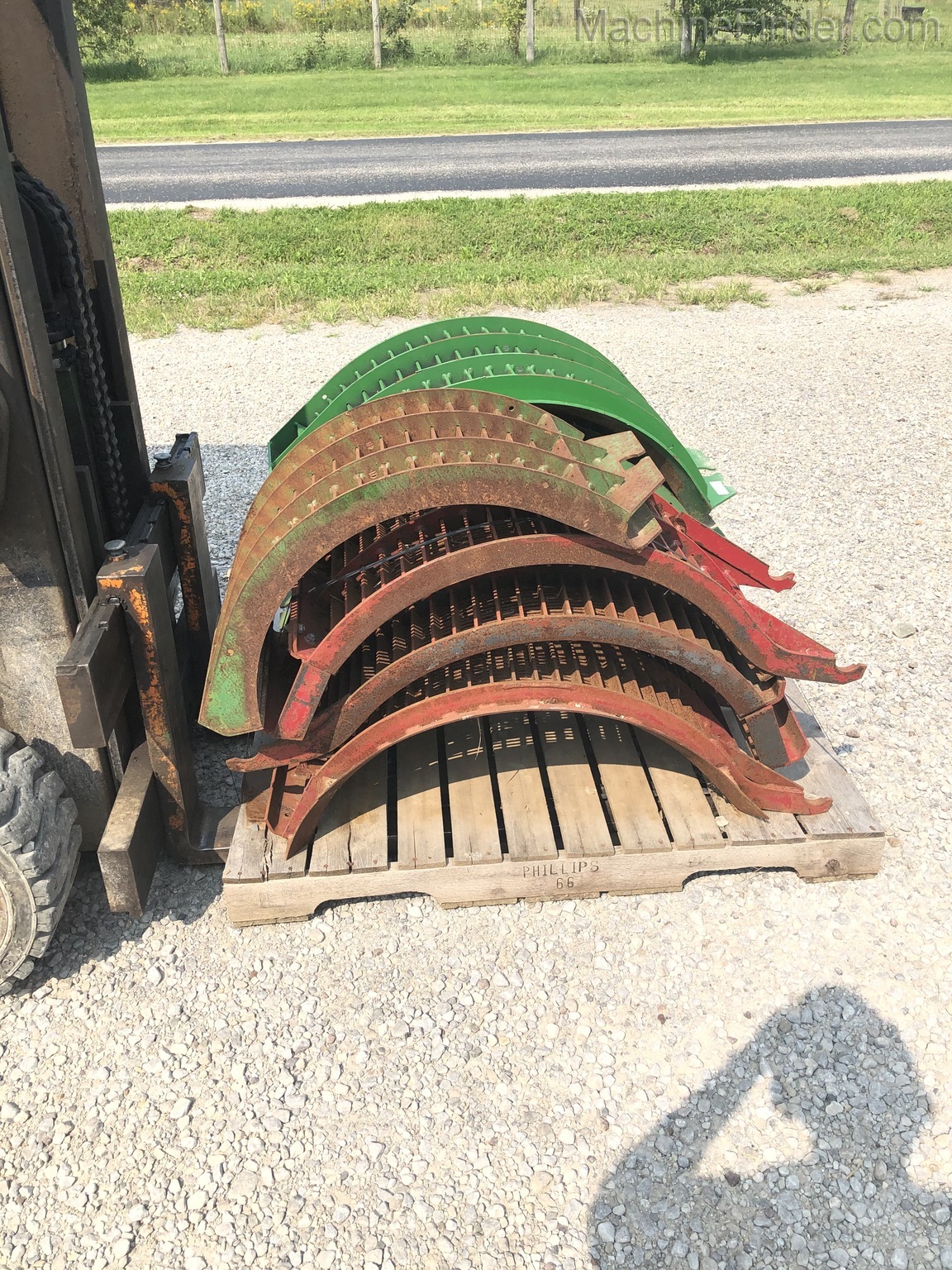 John Deere LARGE WIRE CONCAVES Image 6