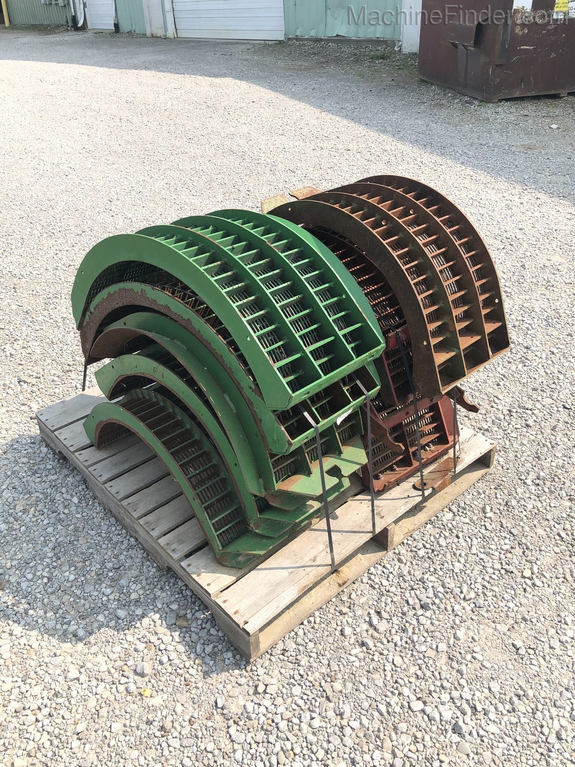 John Deere LARGE WIRE CONCAVES Image 1