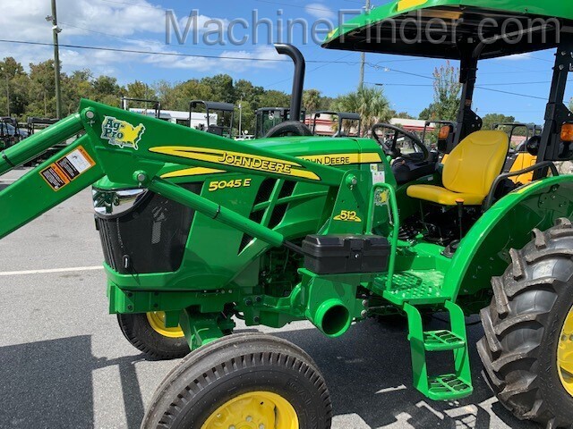 2020 John Deere 5045E Image 7