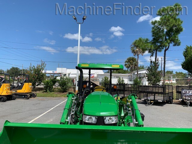 2020 John Deere 5045E Image 10