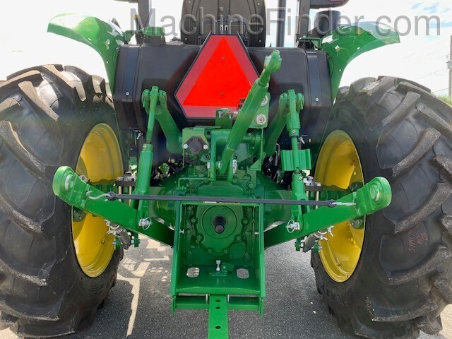 2020 John Deere 5045E Image 14