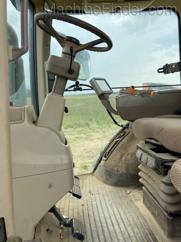 2013 John Deere 8310R Image 6