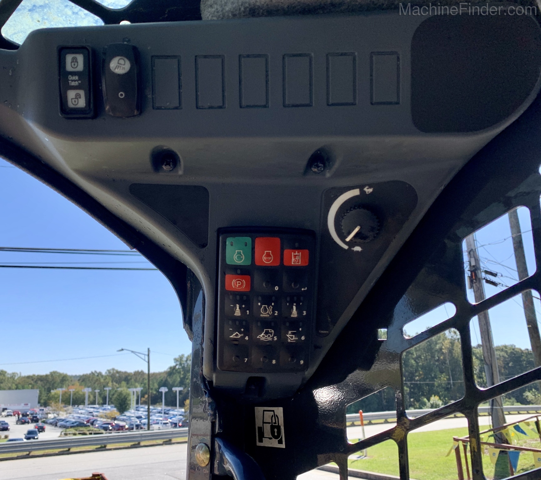 2020 John Deere 325G Image 8