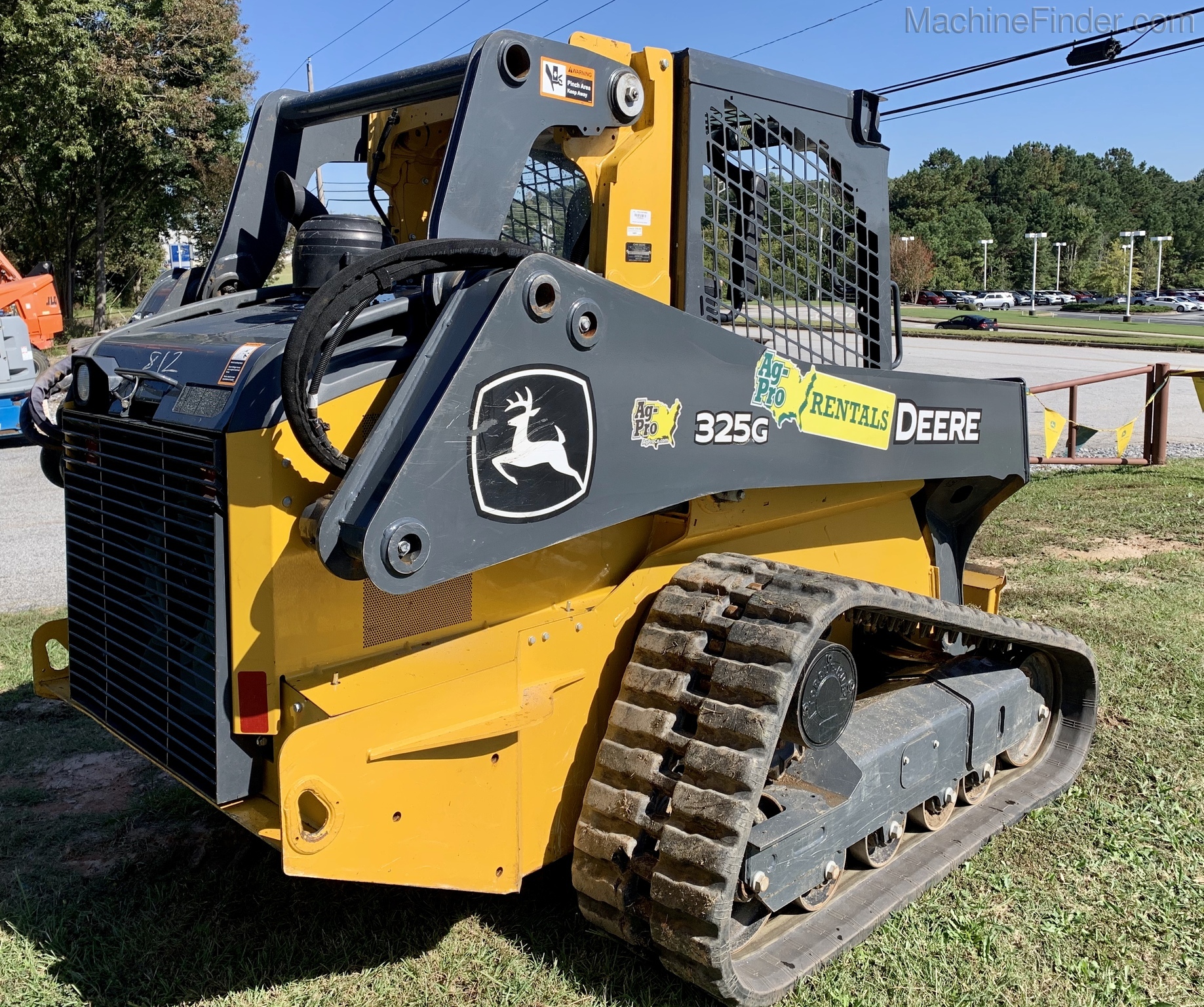 2020 John Deere 325G Image 3