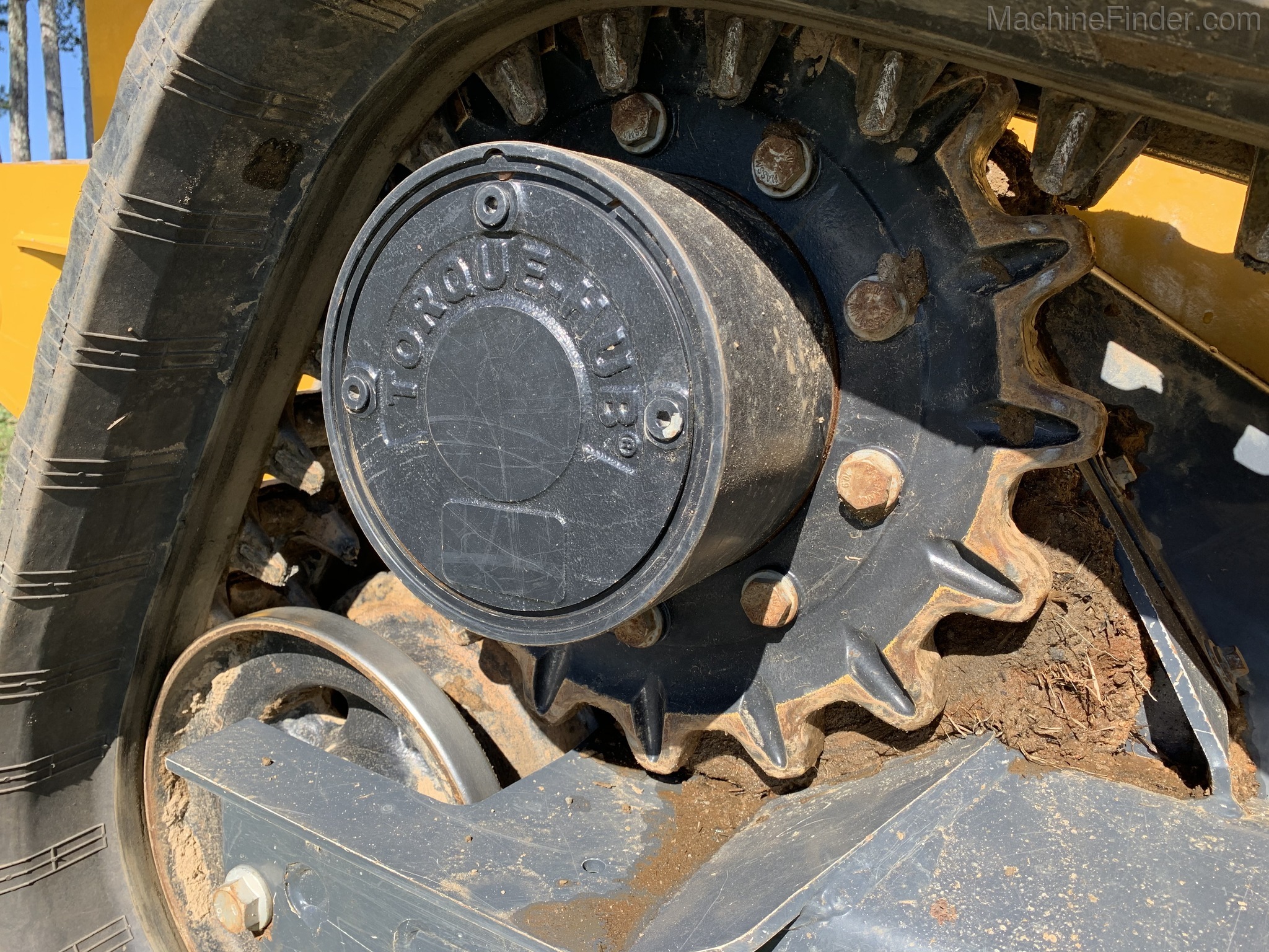 2020 John Deere 325G Image 9