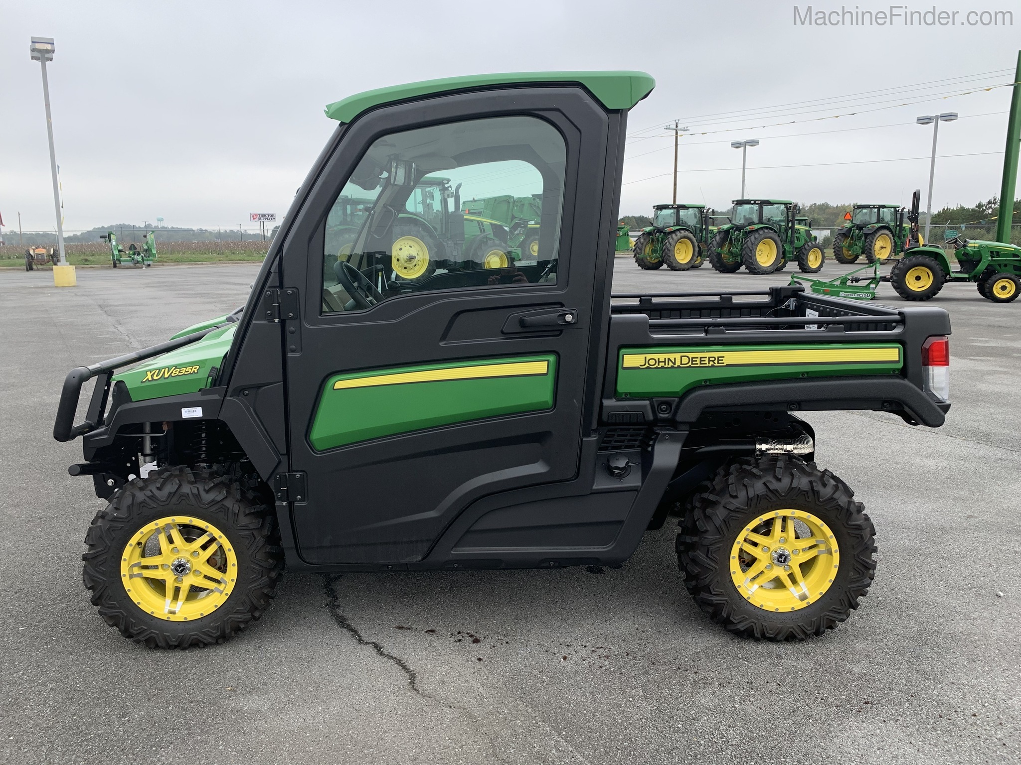 2020 John Deere 835R Image 1