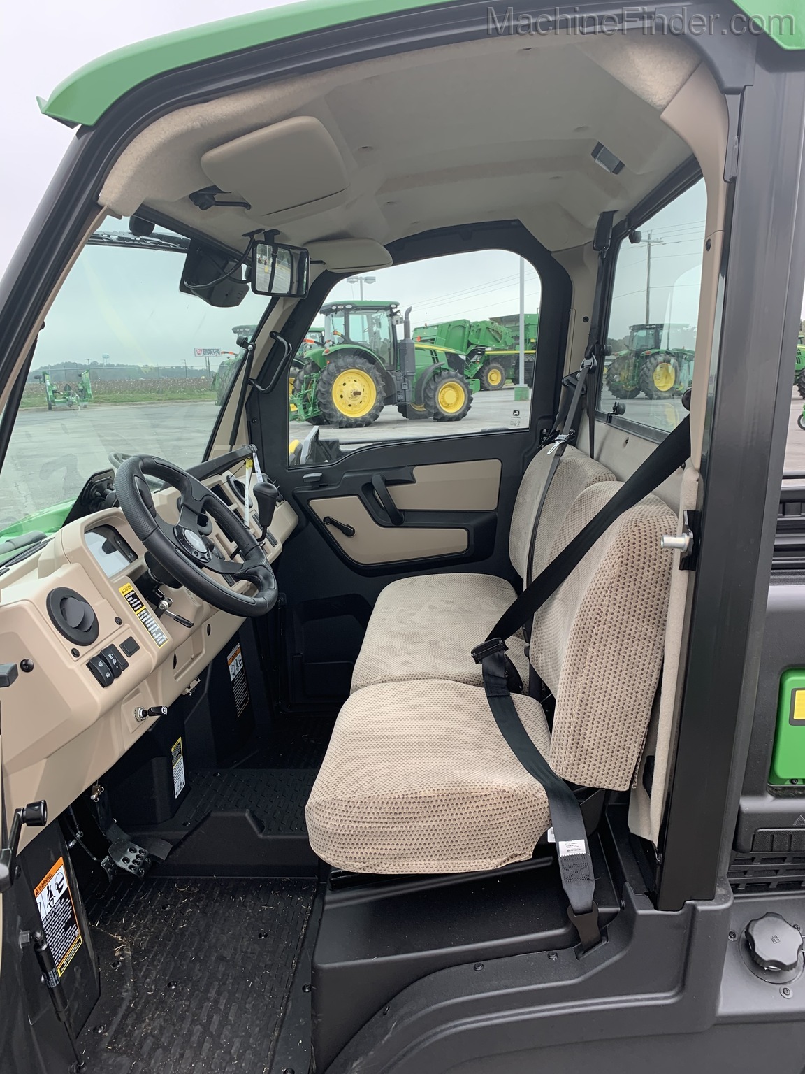 2020 John Deere 835R Image 5