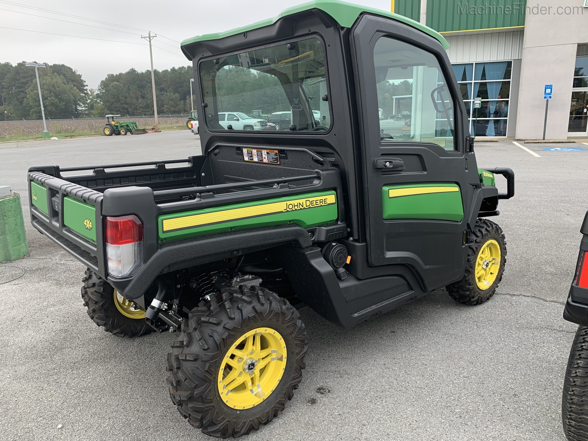 2020 John Deere 835R Image 2