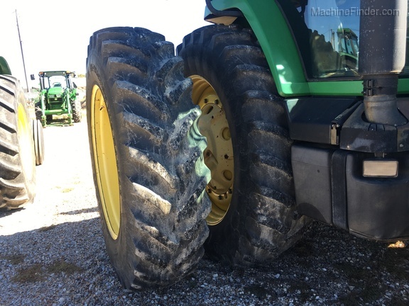 2000 John Deere 8310 Image 5