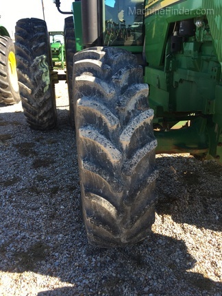 2000 John Deere 8310 Image 4