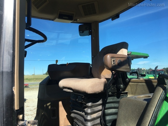 2000 John Deere 8310 Image 7