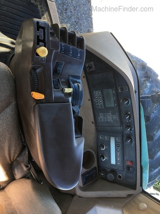 2000 John Deere 8310 Image 9