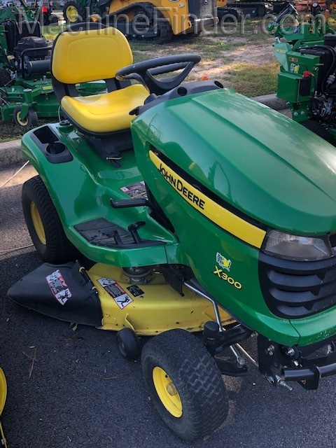 2005 John Deere X300 Image 2