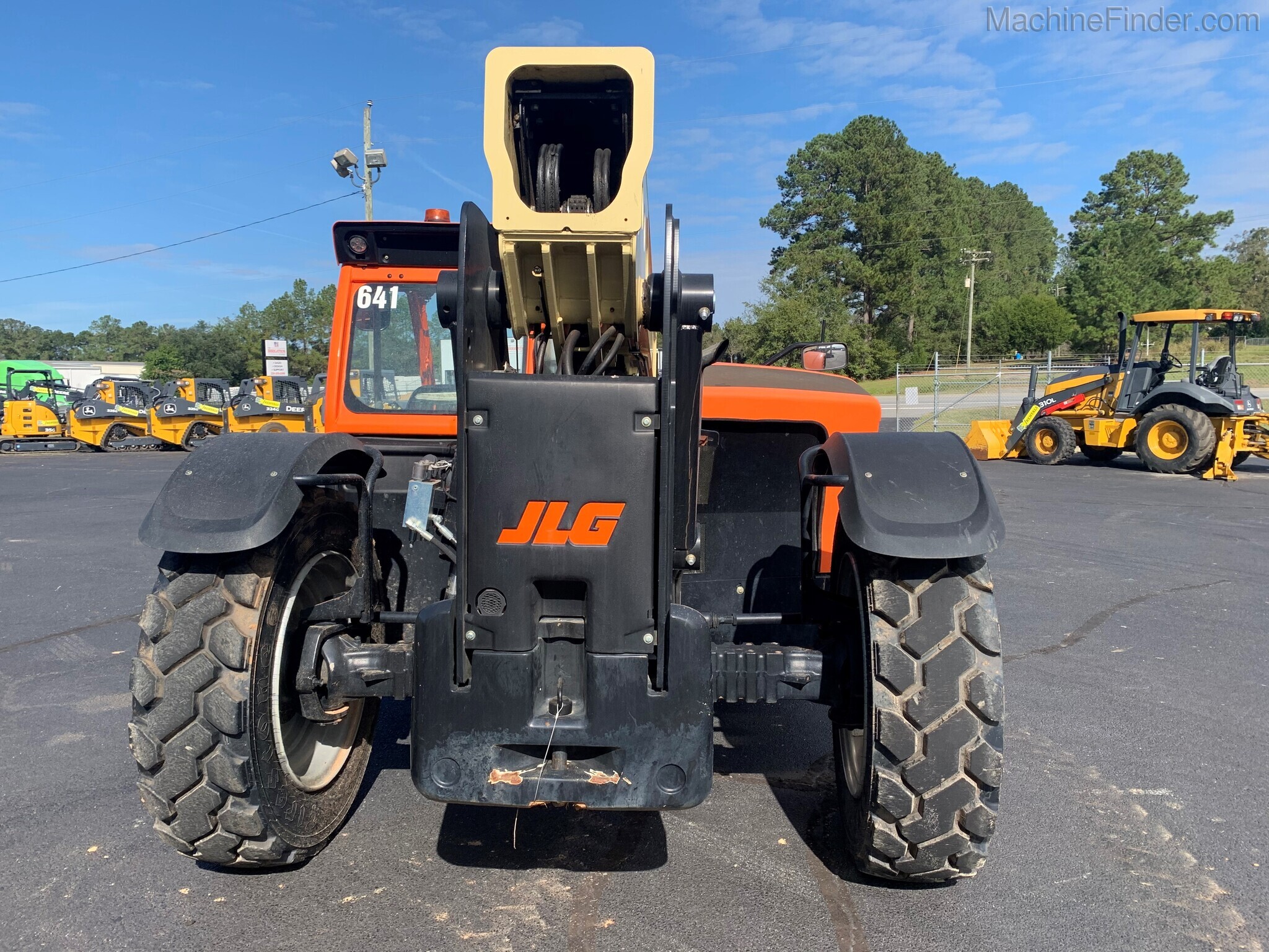 2019 JLG 742 Image 4