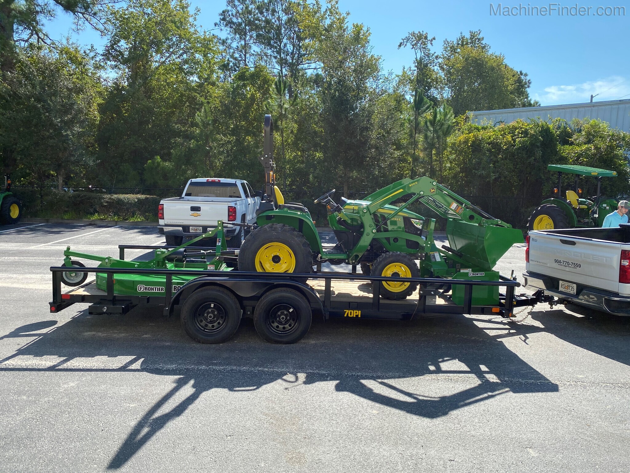 2020 John Deere 3032E Image 5