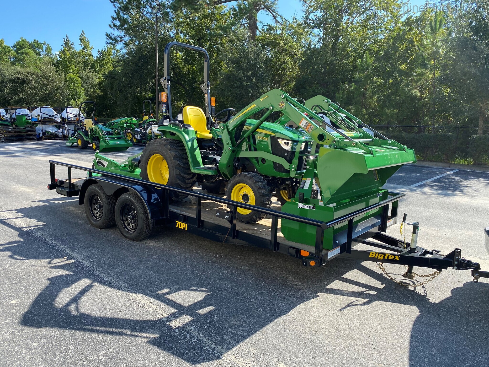 2020 John Deere 3032E Image 6