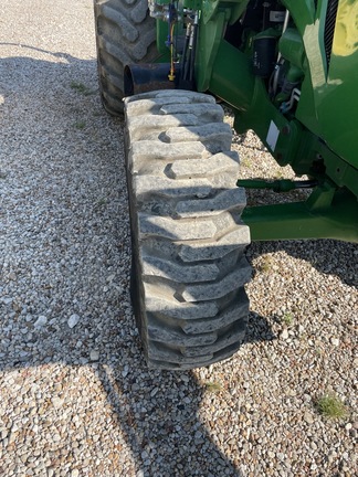 2015 John Deere 5100E Image 4