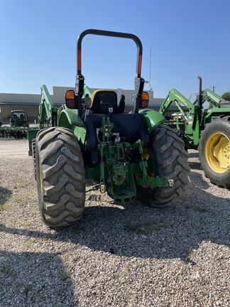 2015 John Deere 5100E Image 7