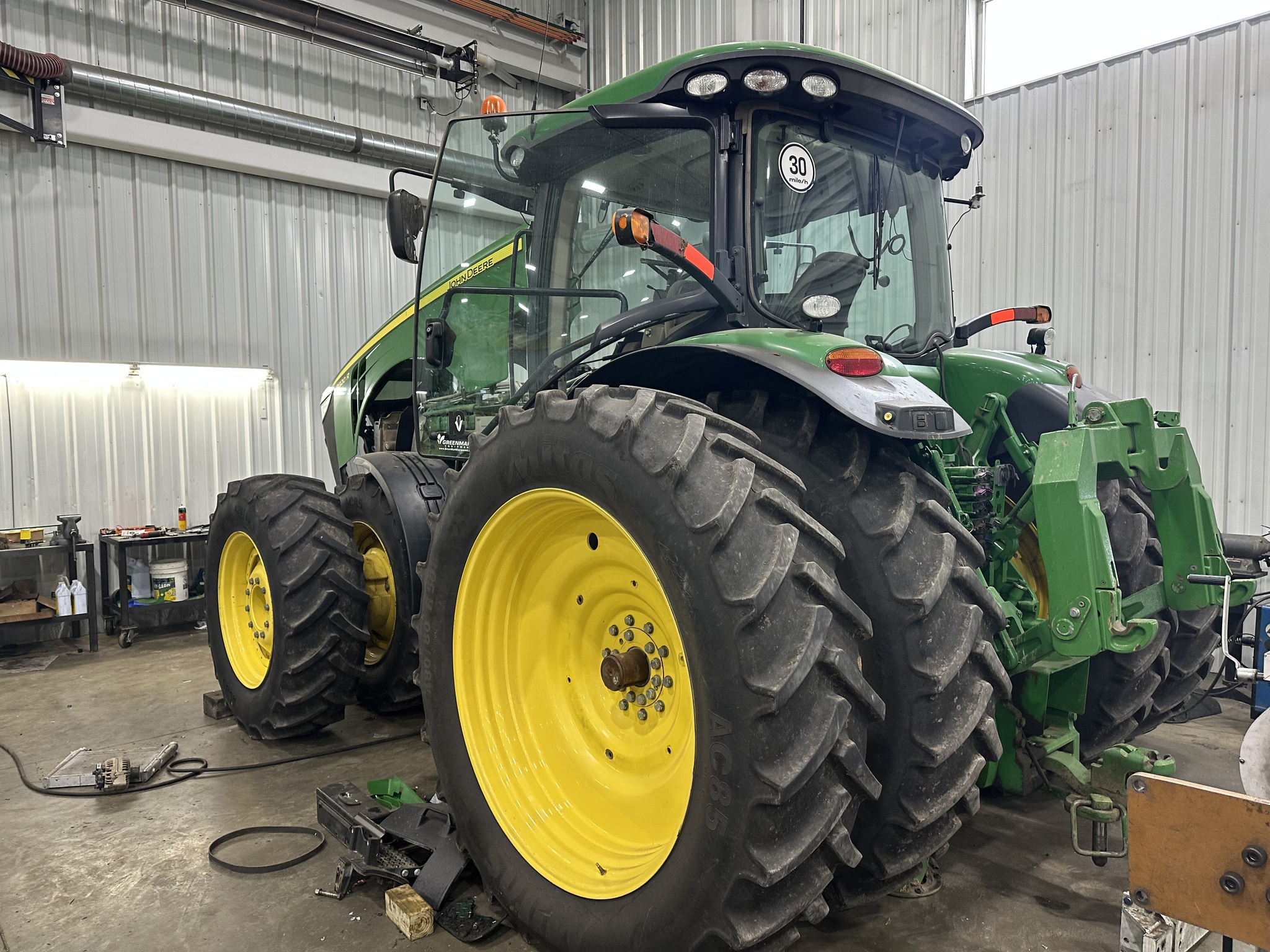 2015 John Deere 8320R Image 6