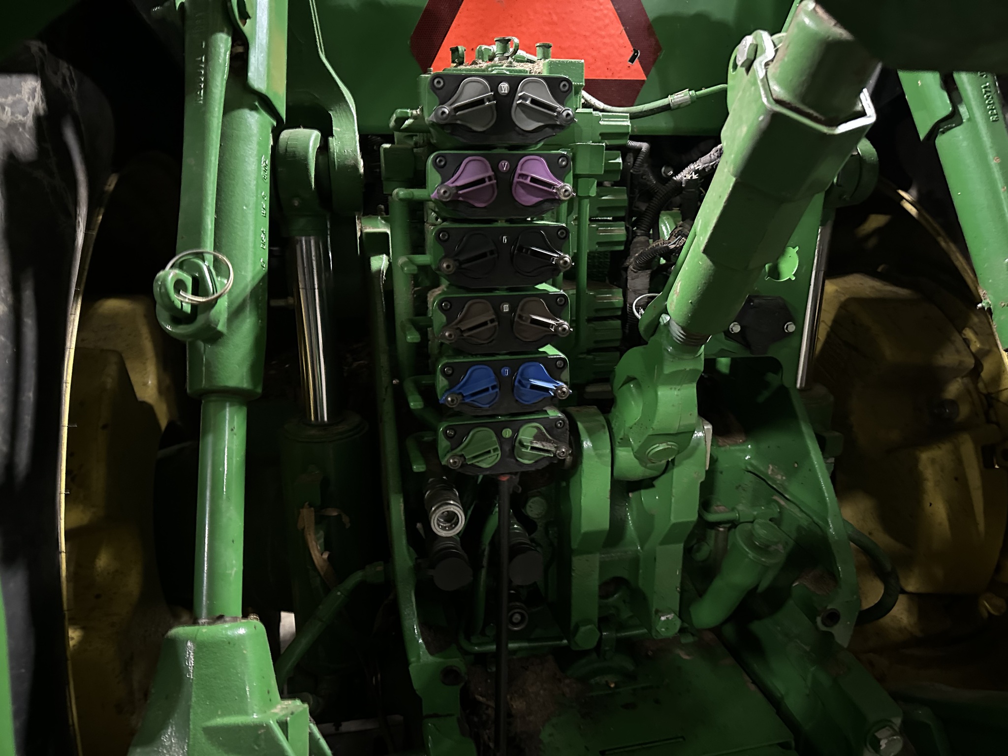 2015 John Deere 8320R Image 7