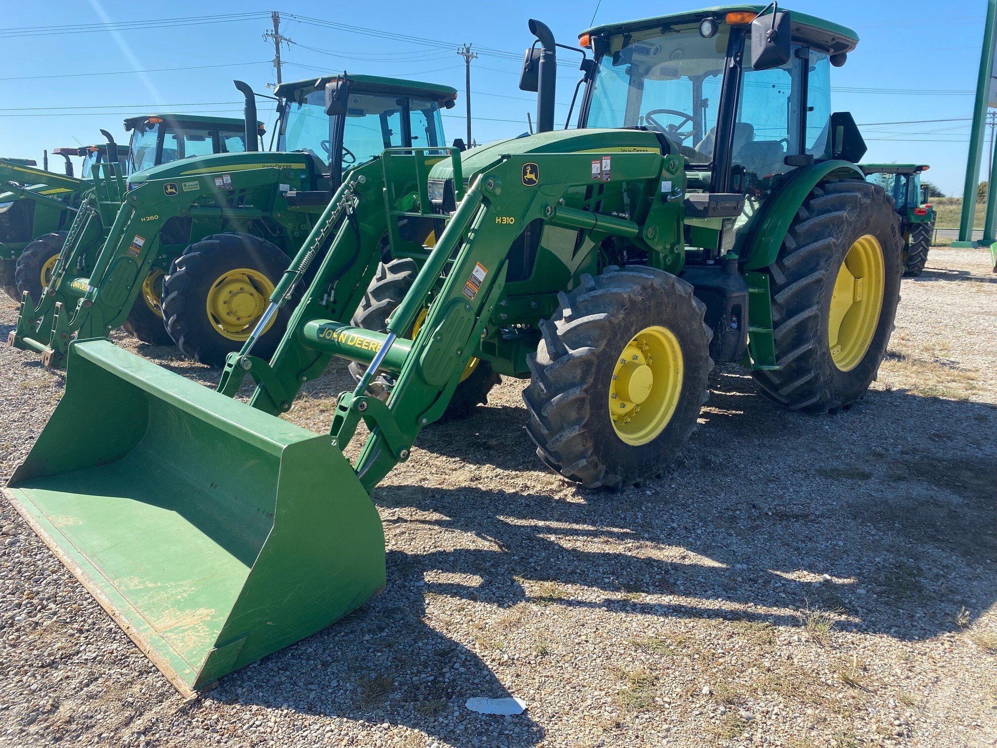 2017 John Deere 6105E Image 1