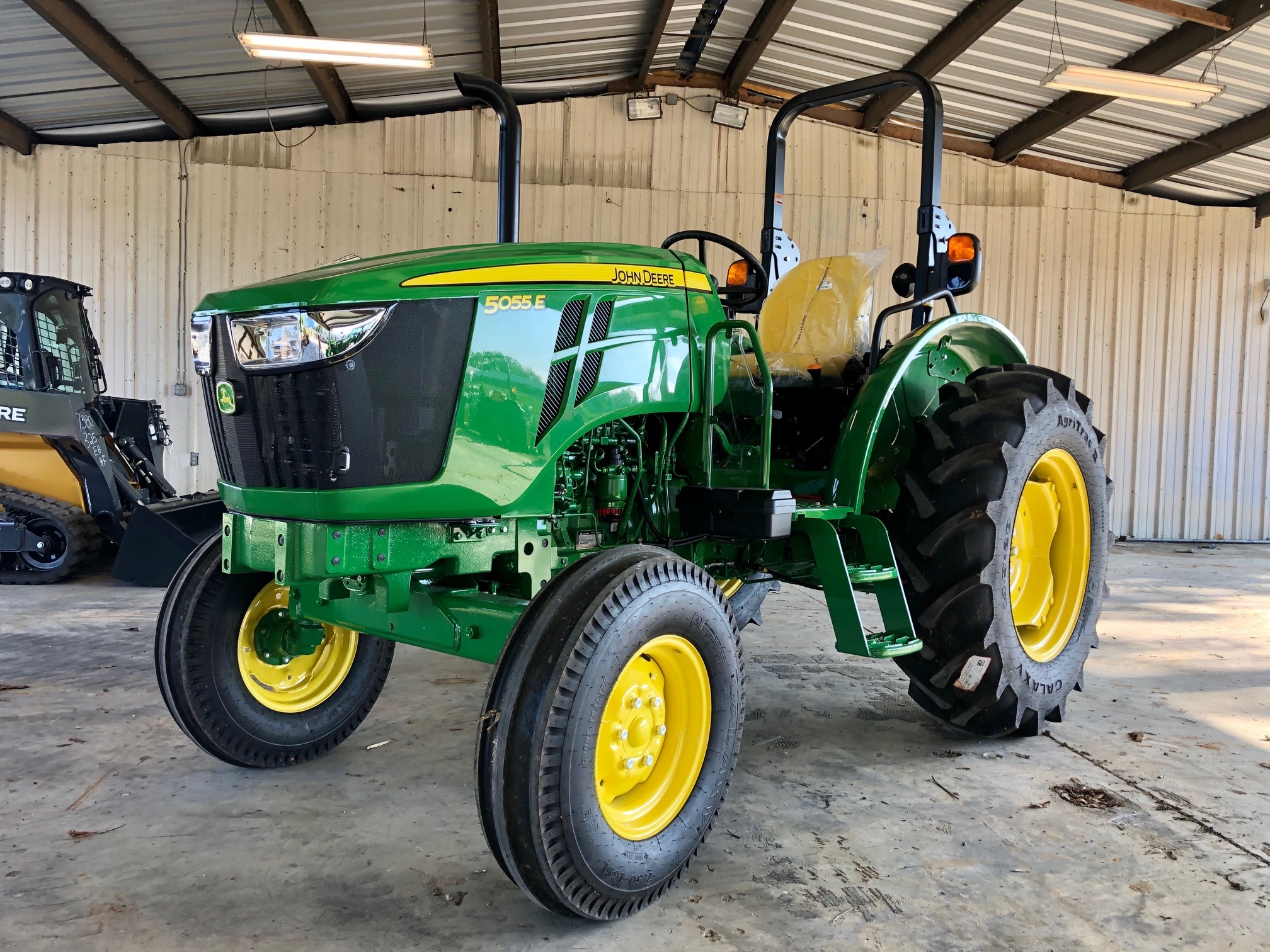 2023 John Deere 5045E Image 7