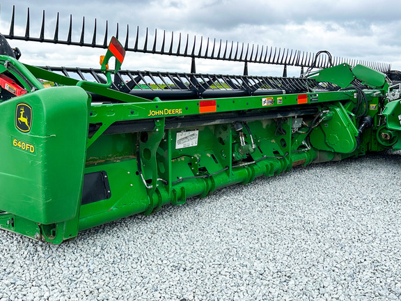 2016 John-Deere 640FD