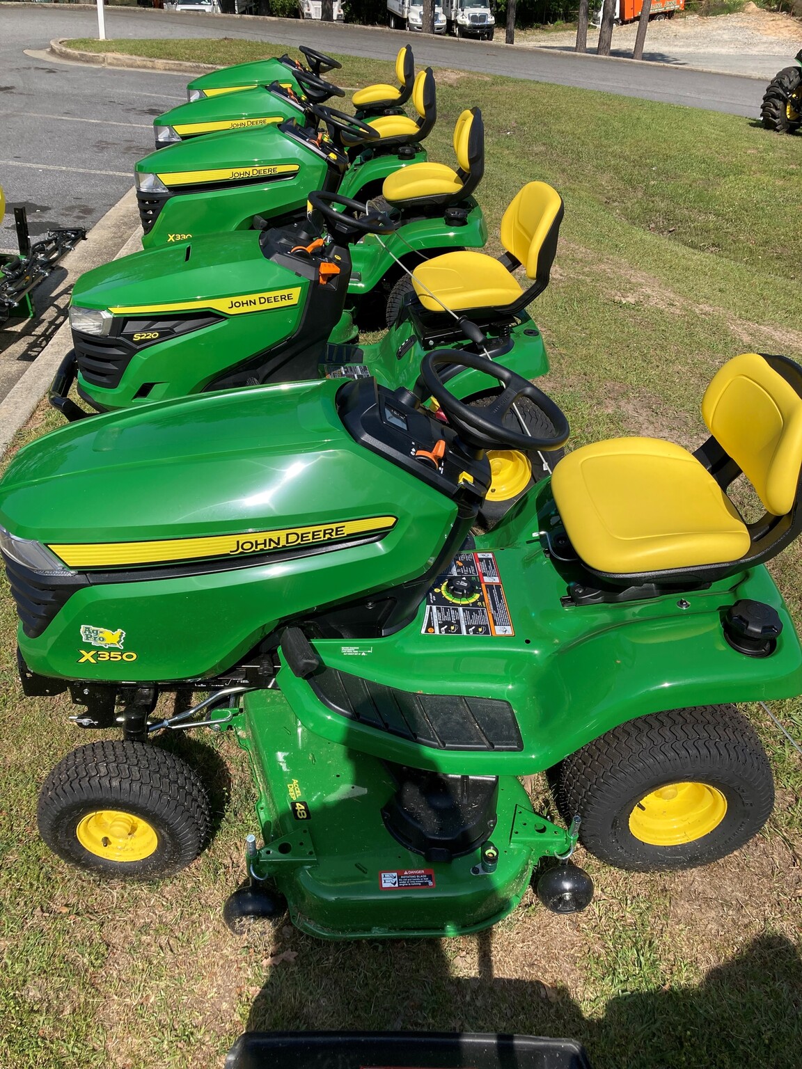 2023 John Deere X350 Image 2