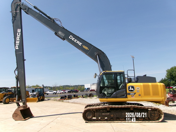2023 John Deere 250P