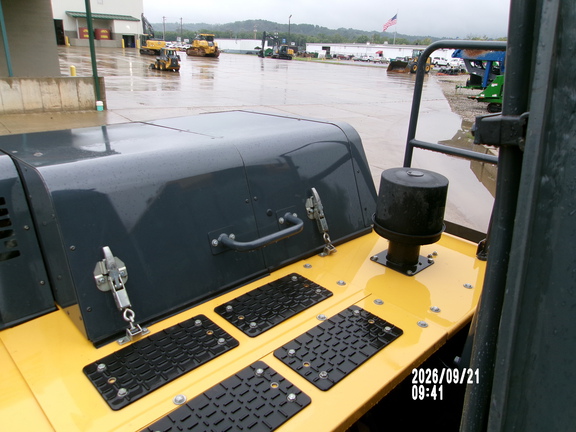 2023 John Deere 250P