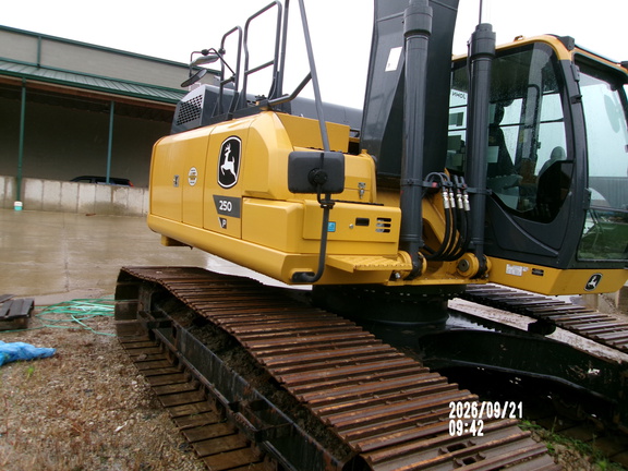 2023 John Deere 250P