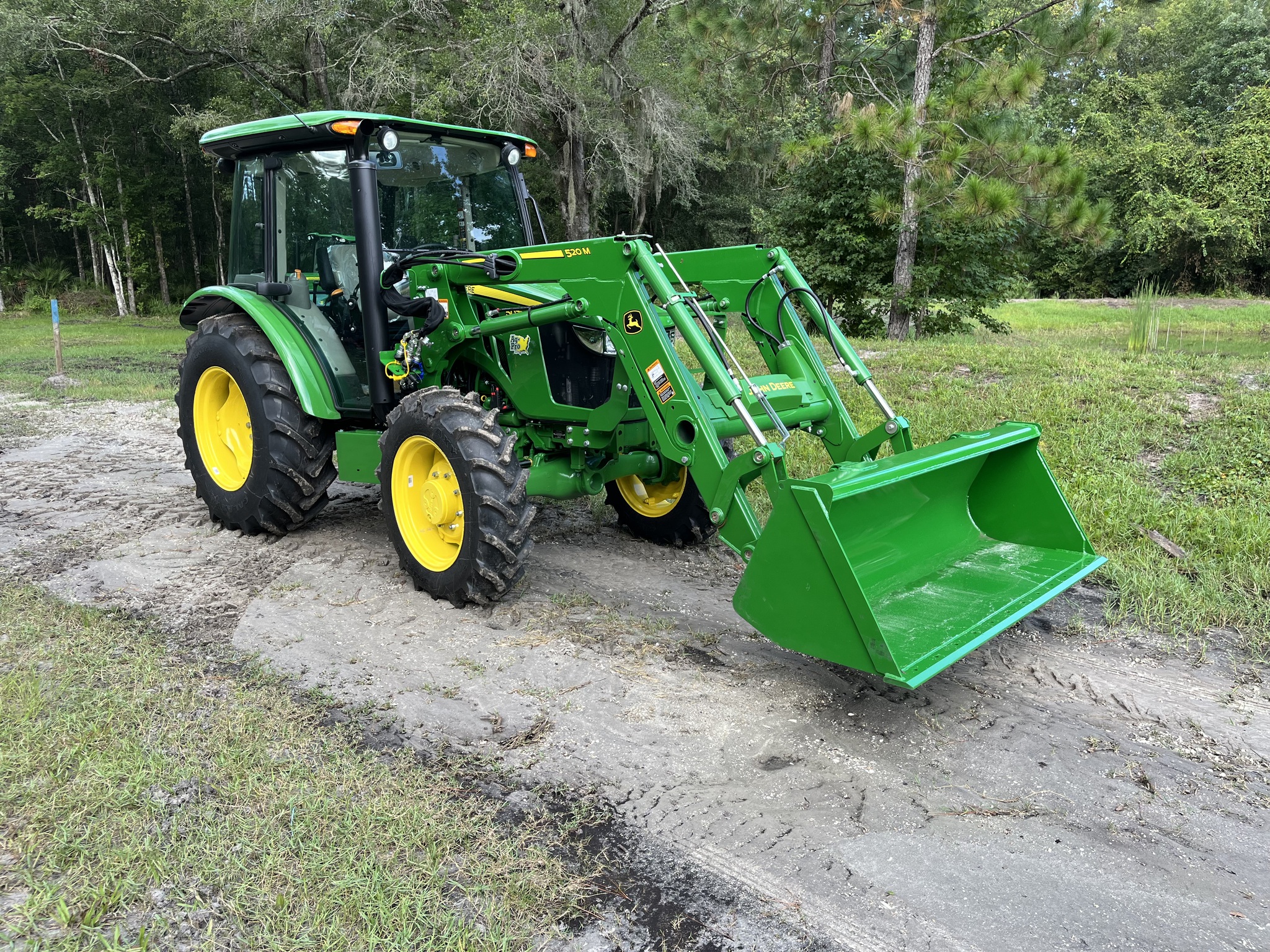 2023 John Deere 5075E Image 4