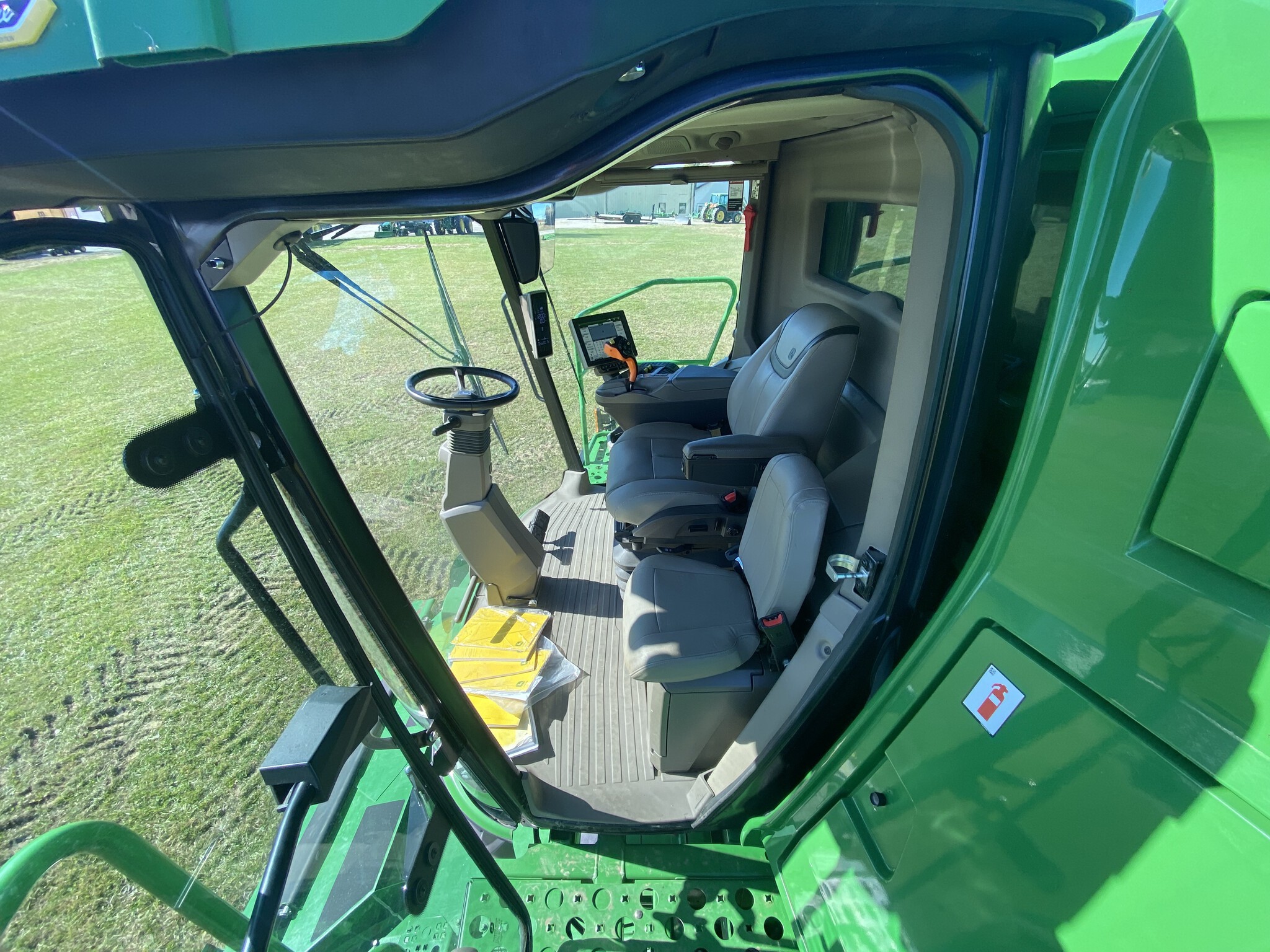 2022 John Deere X9 1100 Image 15