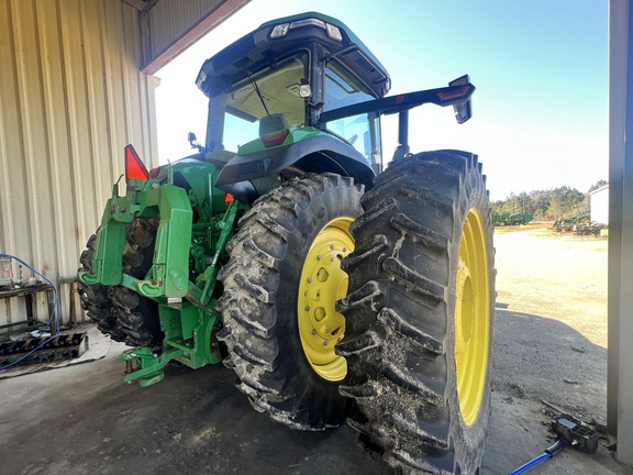 2022 John Deere 8R 230 Photo 5