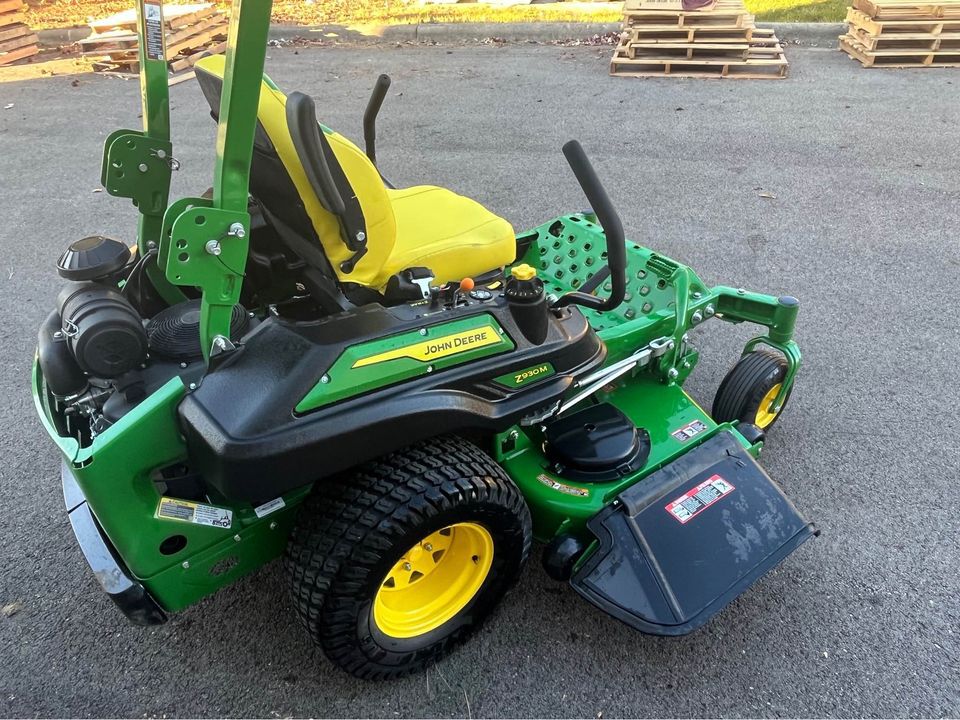 2023 John Deere Z930M Image 3