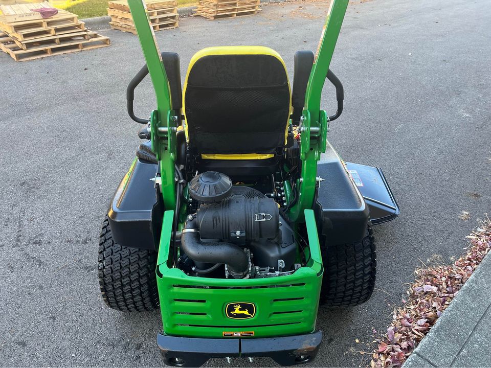 2023 John Deere Z930M Image 4